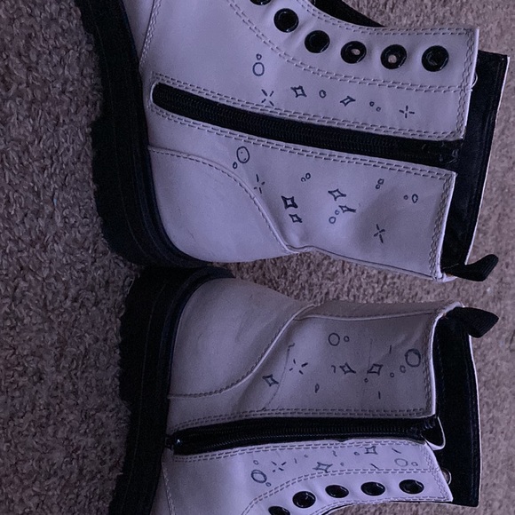 Moon and sun boots - Picture 5 of 5